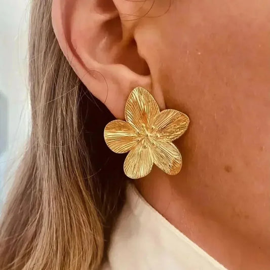 Gold Flower Stud Earrings – Vintage 18K Gold Plated